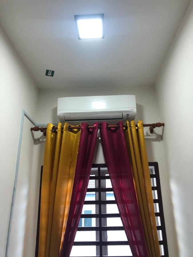 Hasnifana Homestay Seri Iskandar Luaran gambar